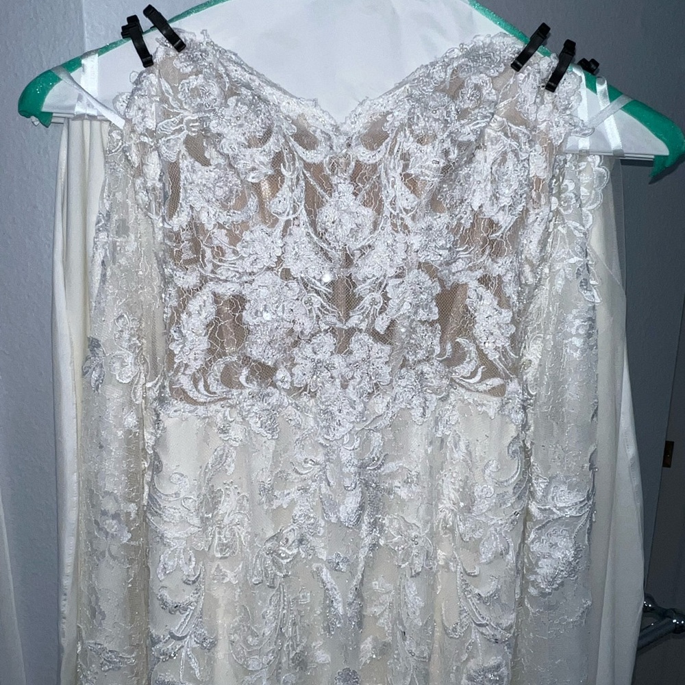 Wedding Dress - Picture 5 of 6